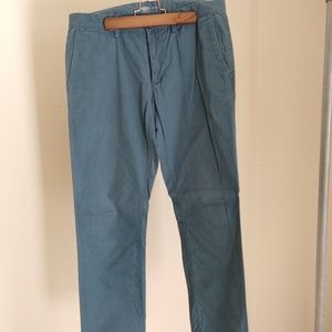 Old Navy Classic Slim Chinos